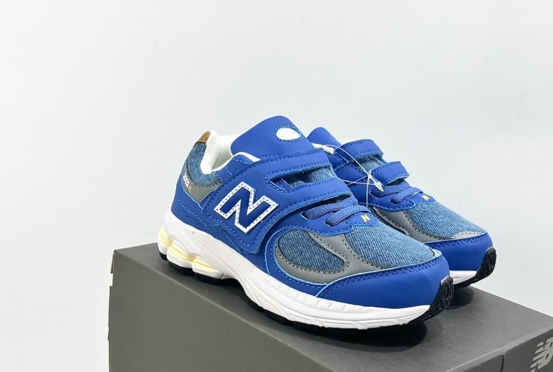 Zapatillas New Balance 2002 - Imagen 1