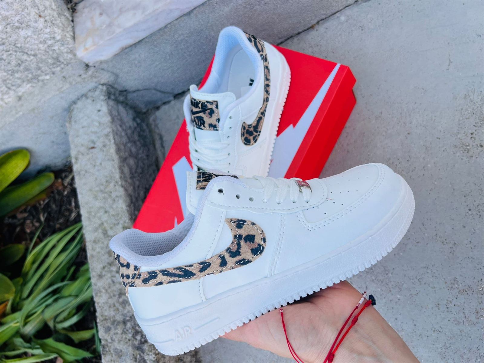 Zapatillas Nike Air force 1 leopardo niña - Imagen 1