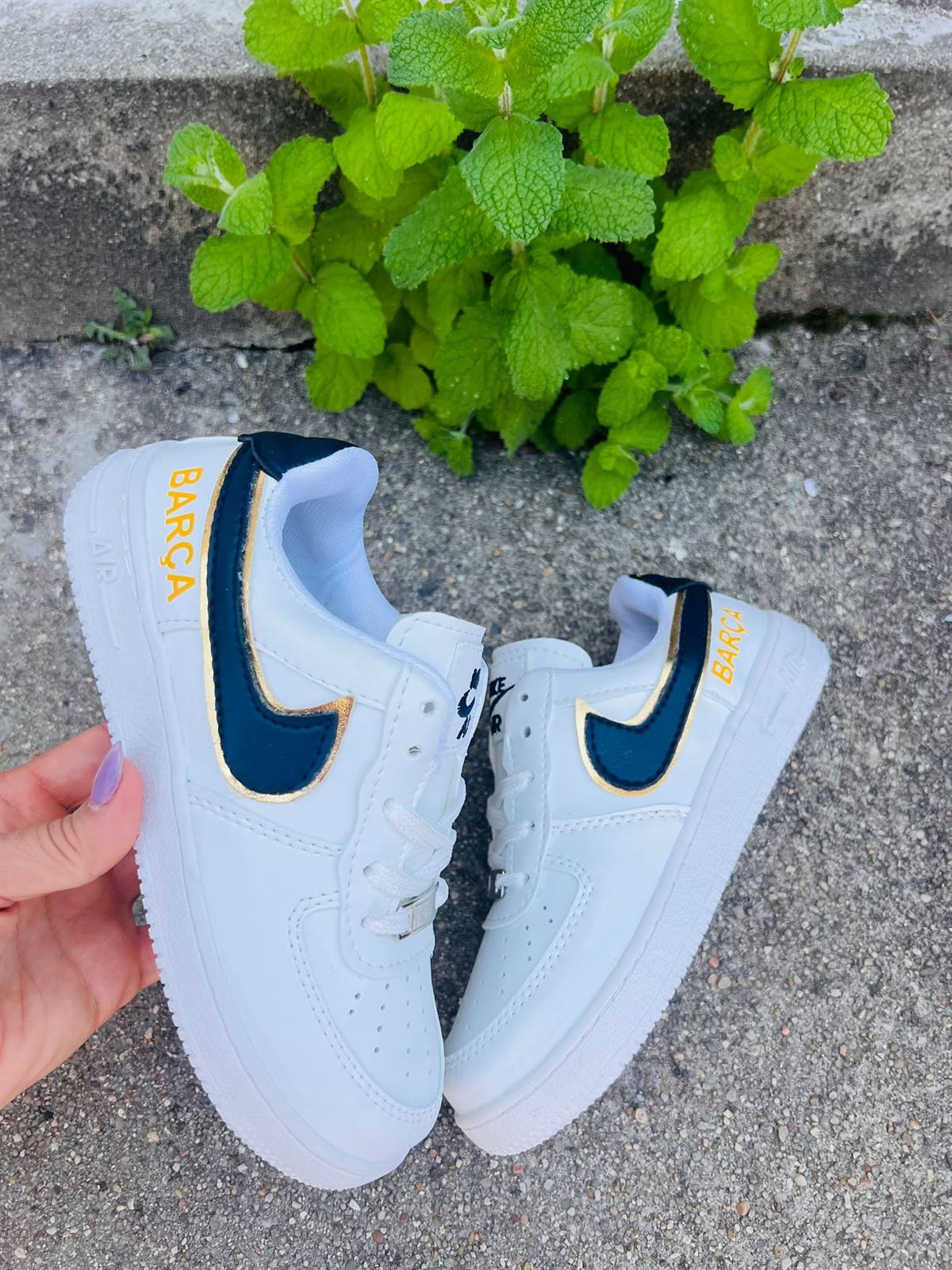 Zapatillas Nike Air force one Barcelona - Imagen 2