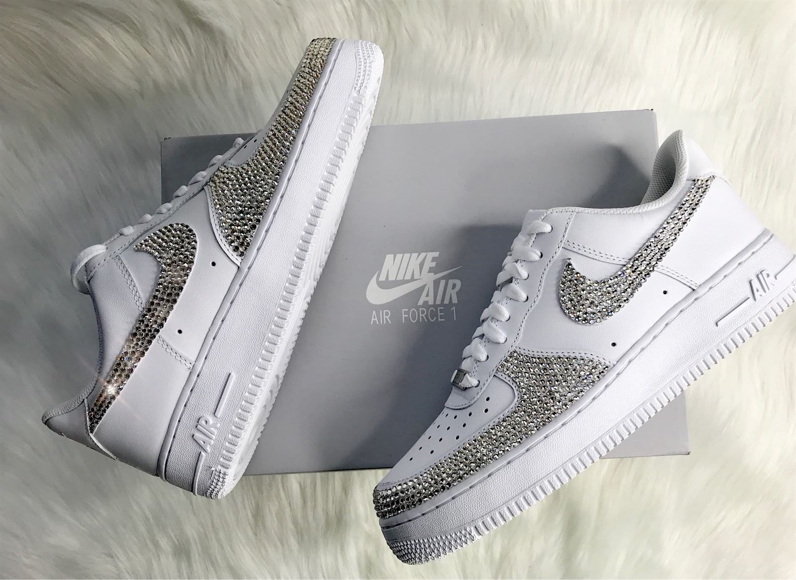 Zapatillas Nike Air force one con perlas personalizadas - Imagen 2