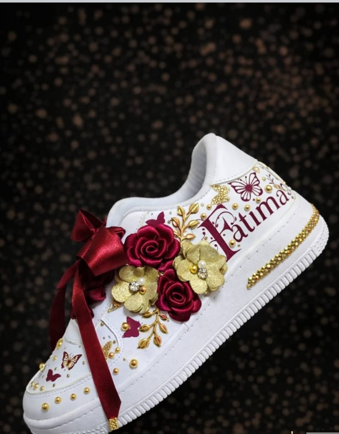Zapatillas Nike Air force one con rosas  y perlas personalizadas - Imagen 1