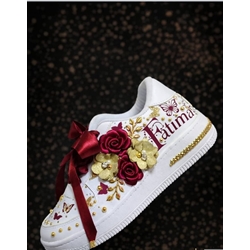 Zapatillas Nike Air force one con rosas  y perlas personalizadas - Imagen 1