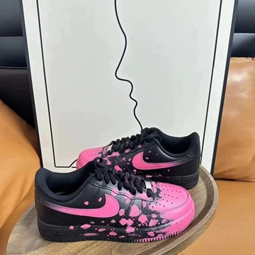 Zapatillas Nike Air force one corazones - Imagen 1