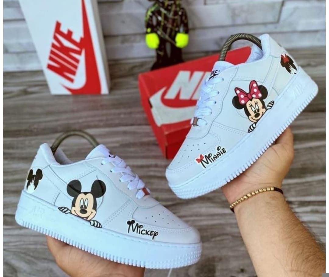 Zapatillas  Nike Air force one Mickey y Minnie - Imagen 1