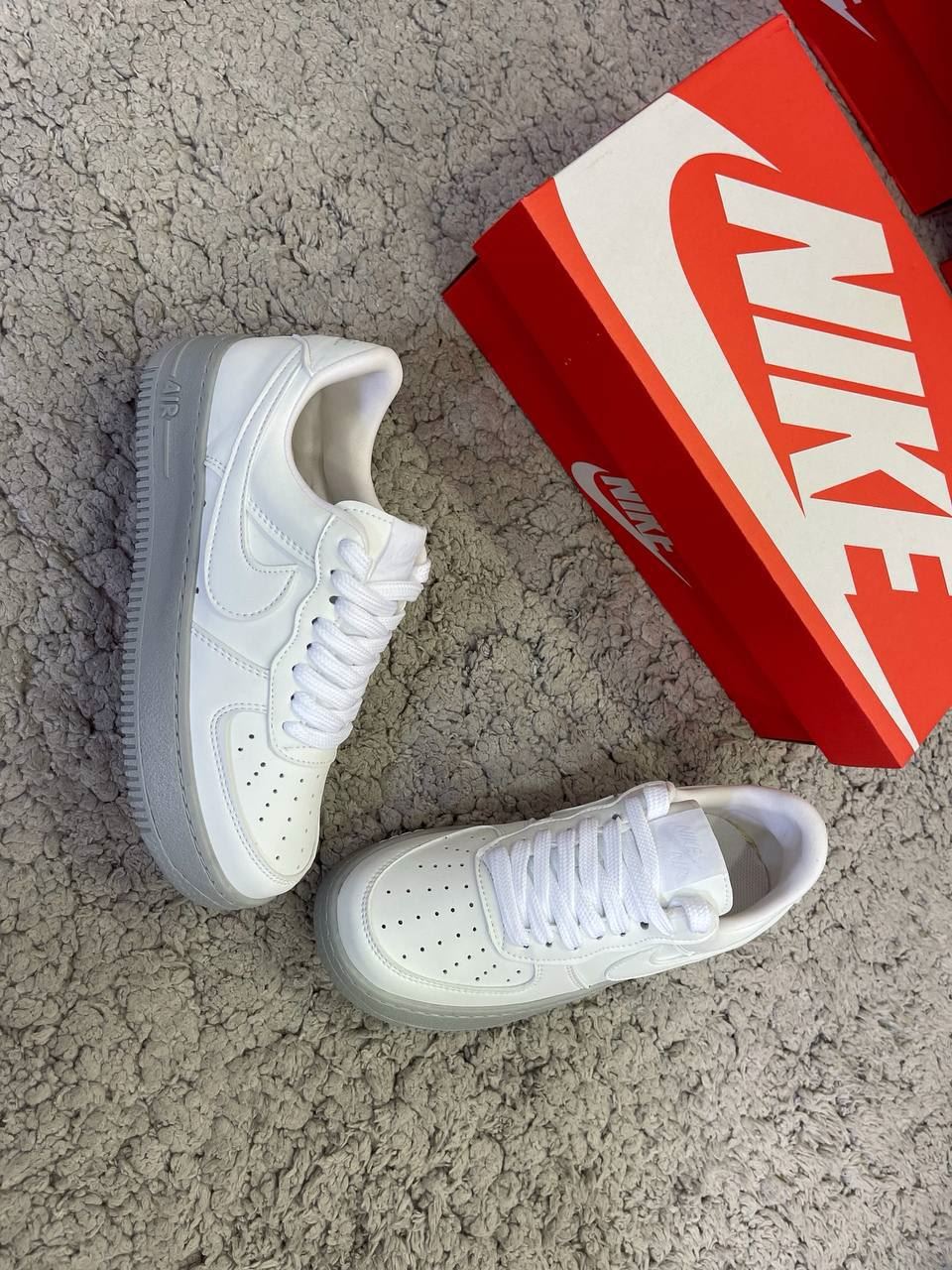 Zapatillas Nike Air force One  terciopelo - Imagen 1