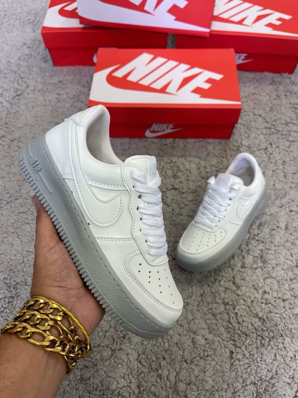 Zapatillas Nike Air force One  terciopelo - Imagen 2