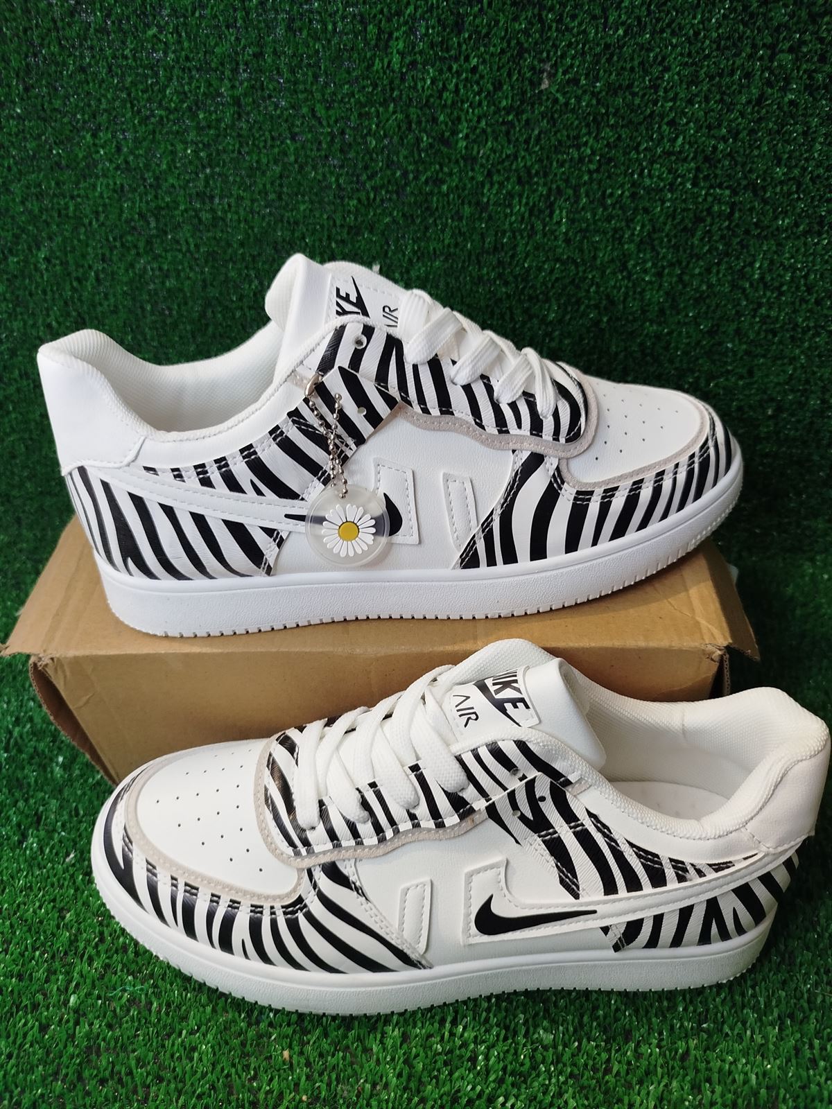 Zapatillas Nike cebra ofertas - Imagen 1