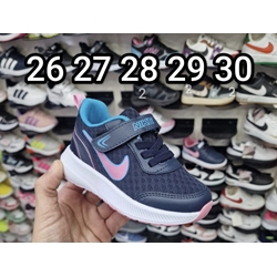Zapatillas Nike con velcro - Imagen 2