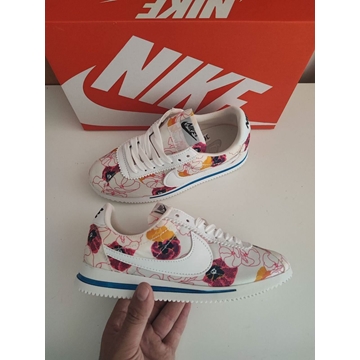 Zapatillas Nike Cortez flores - Imagen 1