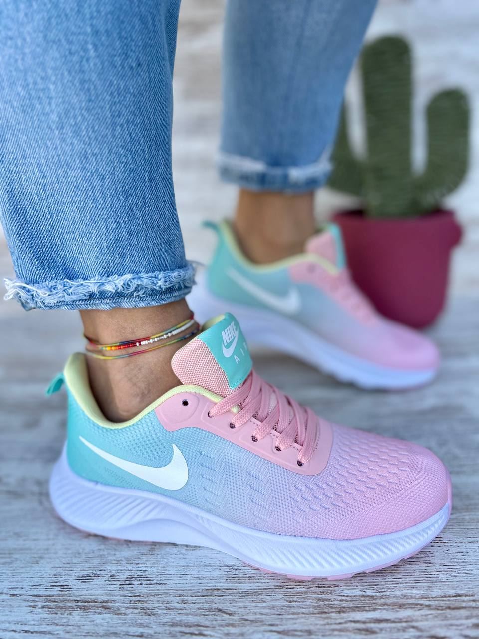 Zapatillas Nike de tela - Imagen 4