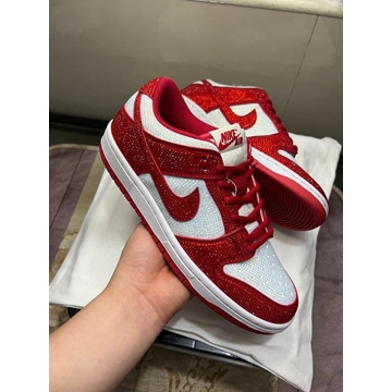 Zapatillas Nike Dunk Low con cristales decorados - Imagen 1