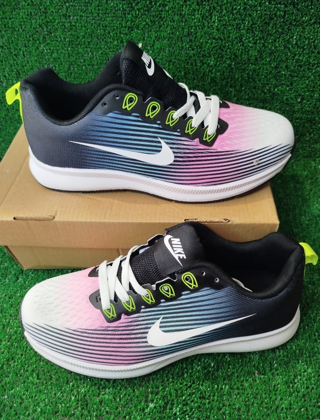 Zapatillas Nike multicolor oferta - Imagen 1