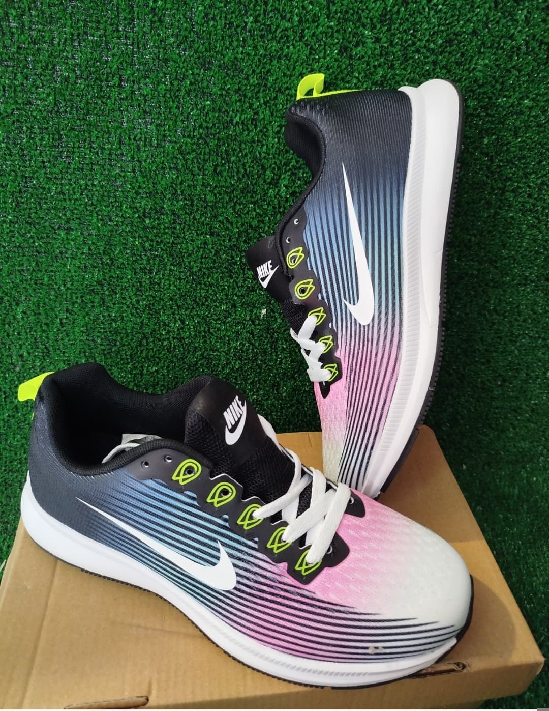 Zapatillas Nike multicolor oferta - Imagen 2