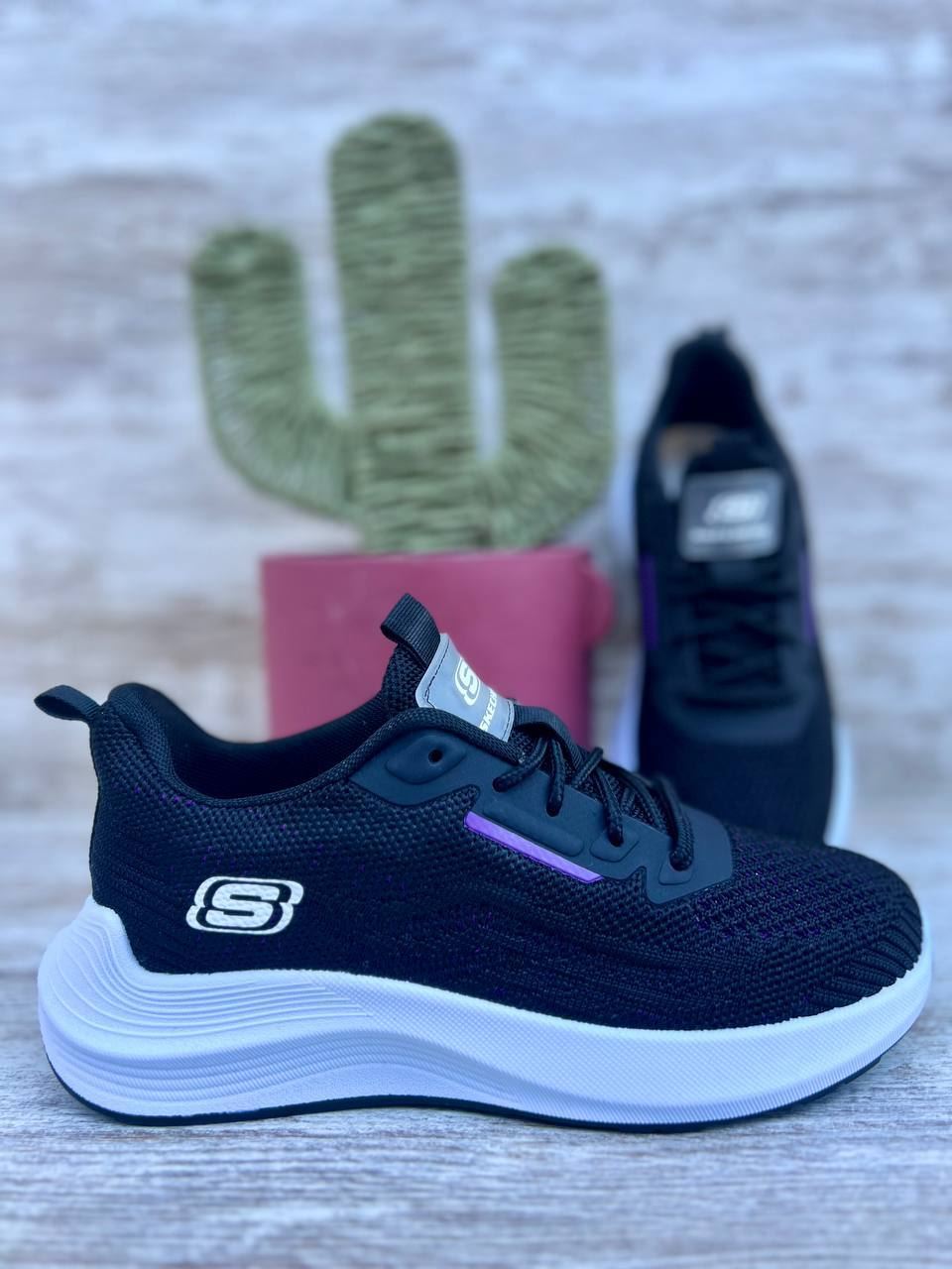 Zapatillas Skechers de tela - Imagen 2