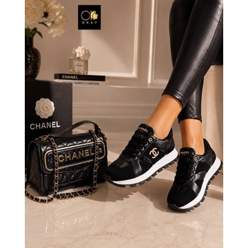 Zapatillas y bolso Chanel acolchado - Imagen 2