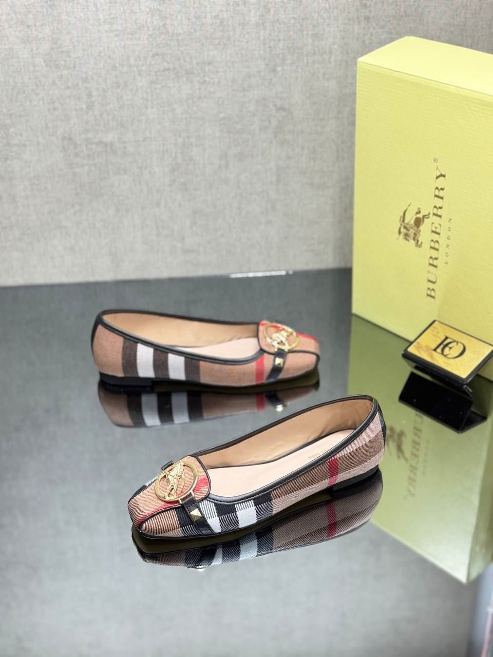 Zapatos bailarinas Burberry - Imagen 3