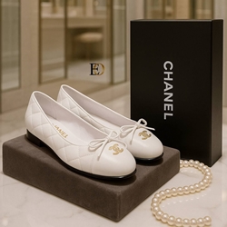 Zapatos bajos de Chanel - Imagen 2