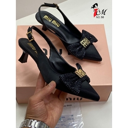 Zapatos Miu Miu de charol - Imagen 1